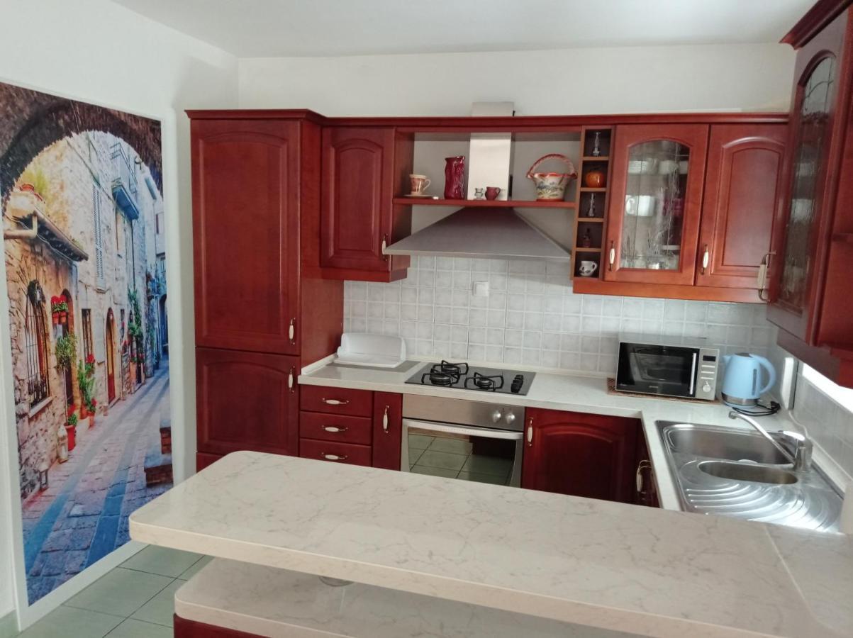4 - Private Parking And Sea View *