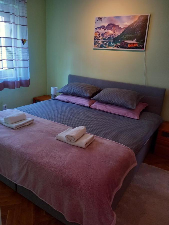 Apartment 4 *
